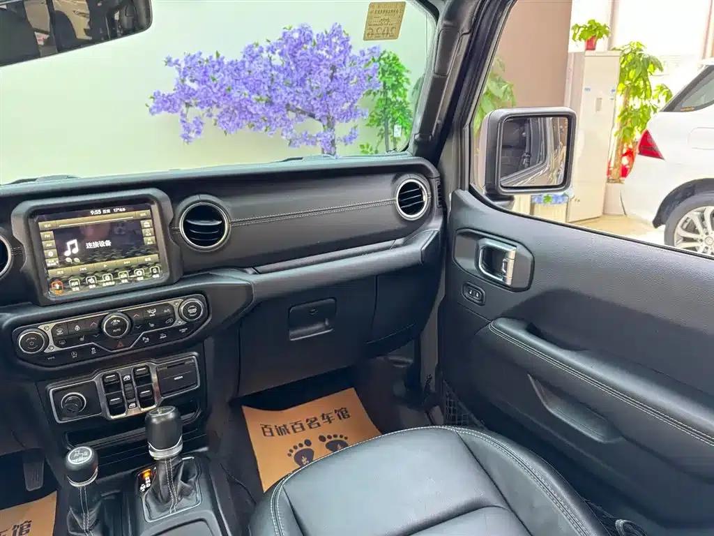 Gladiator 2022 3.6L Canadian Spec — миниатюра 15