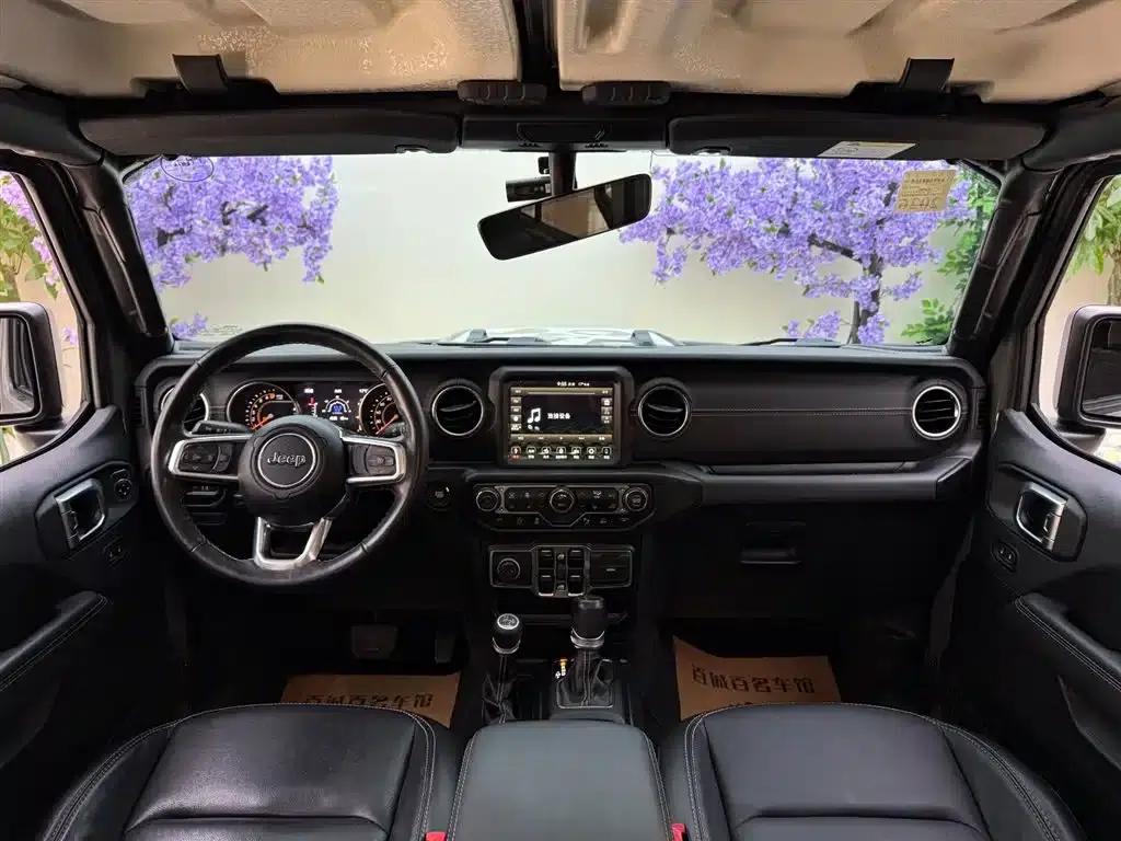 Gladiator 2022 3.6L Canadian Spec — миниатюра 16