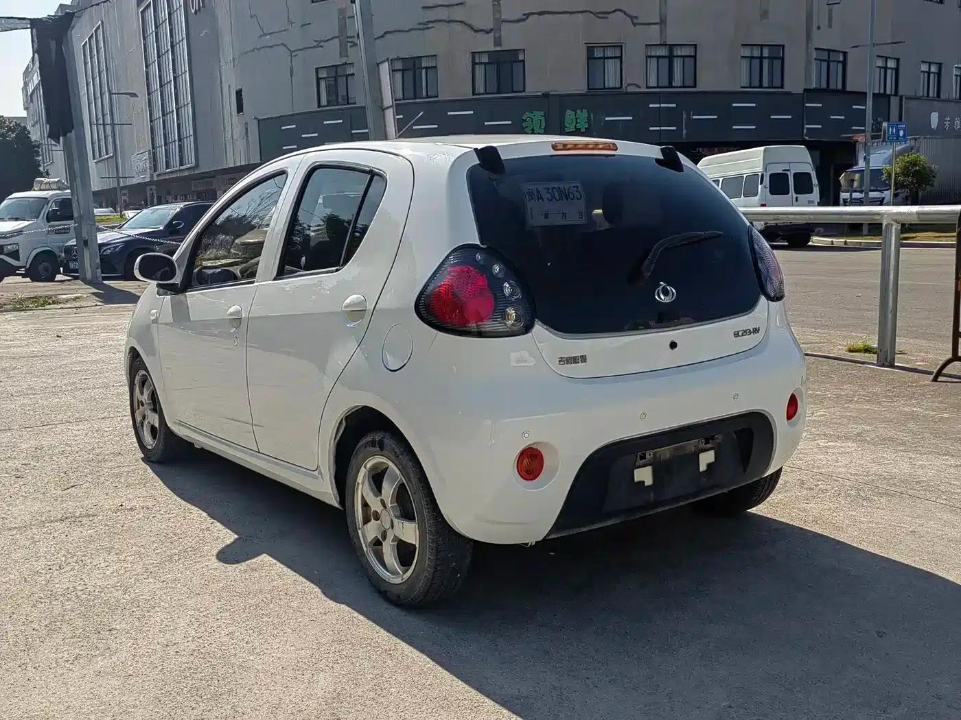 Panda Classic 2011 1.3L Automatic Premium Edition — миниатюра 4