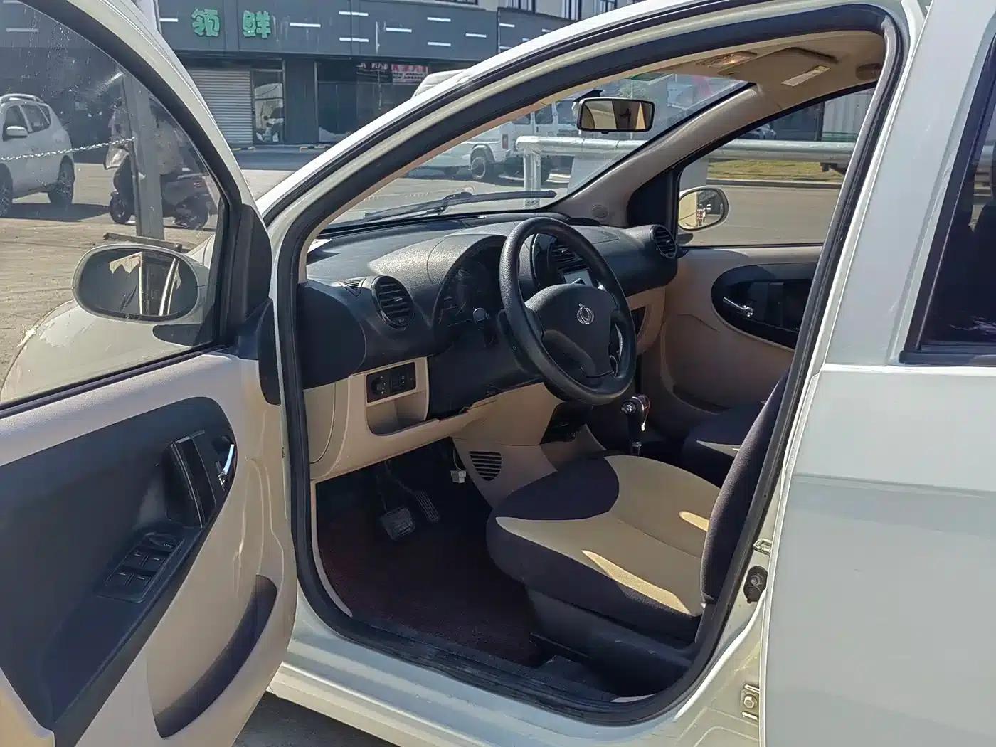 Panda Classic 2011 1.3L Automatic Premium Edition — миниатюра 8