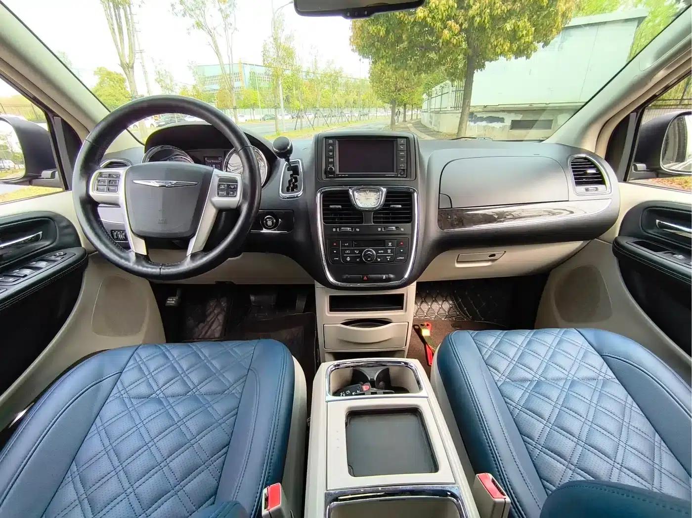 2014 Imported Grand Voyager 3.6L Comfort Edition — миниатюра 4