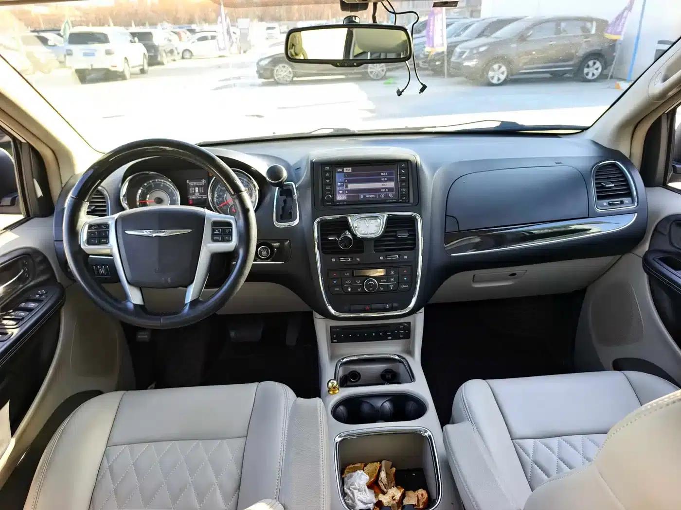 2014 Imported Grand Voyager 3.6L Comfort Edition — миниатюра 11