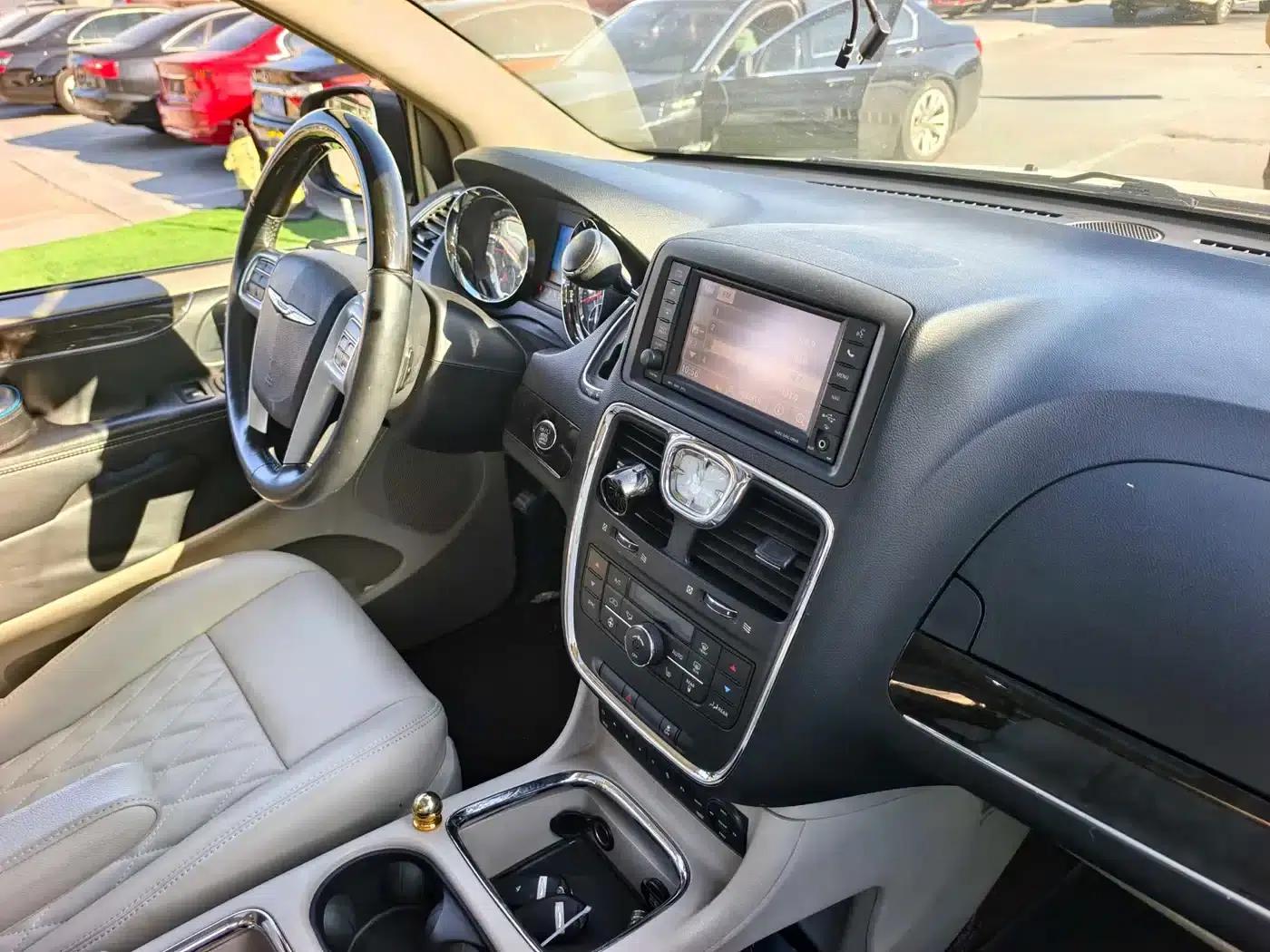 2014 Imported Grand Voyager 3.6L Comfort Edition — миниатюра 15
