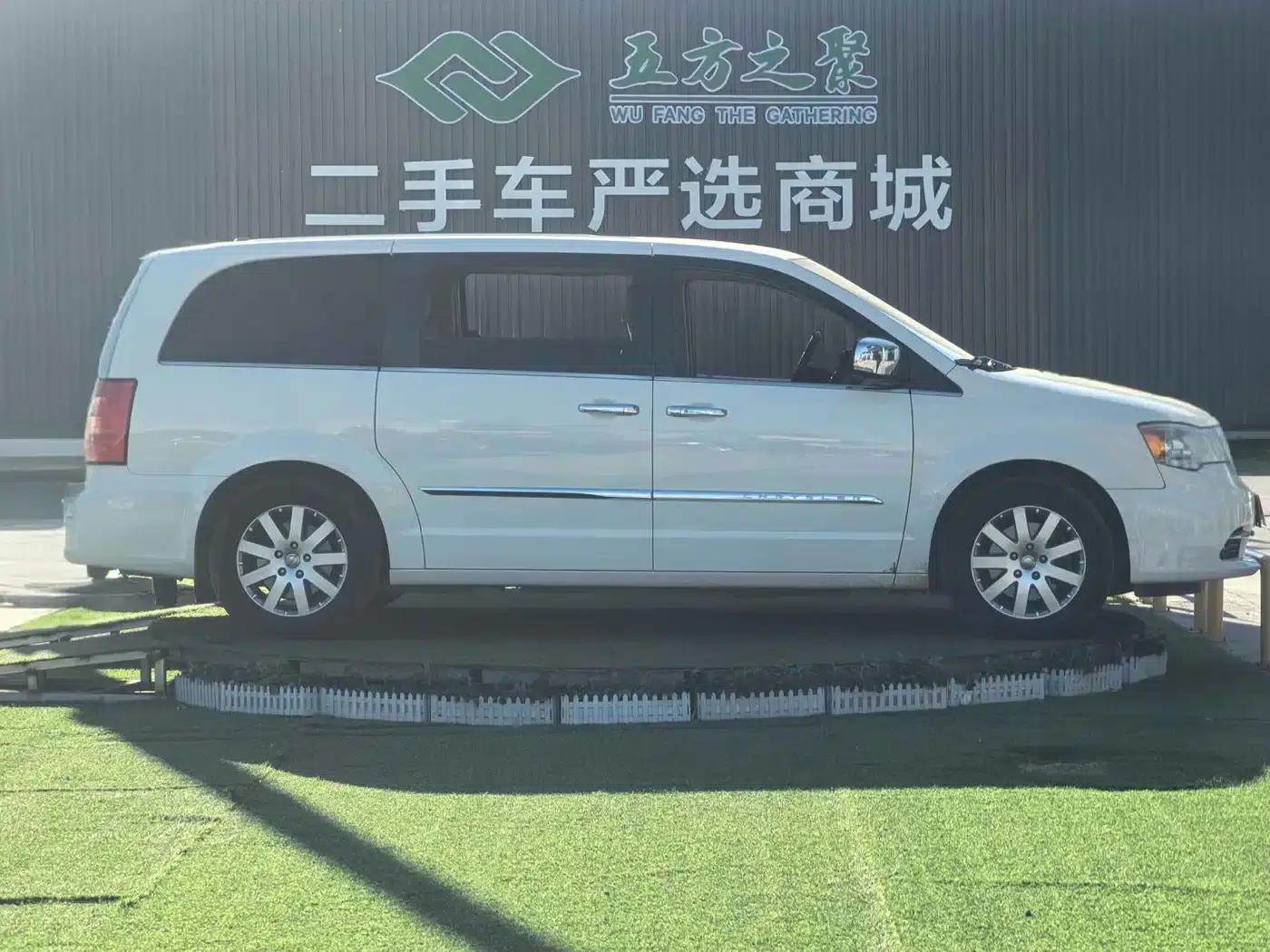2014 Imported Grand Voyager 3.6L Comfort Edition — миниатюра 4