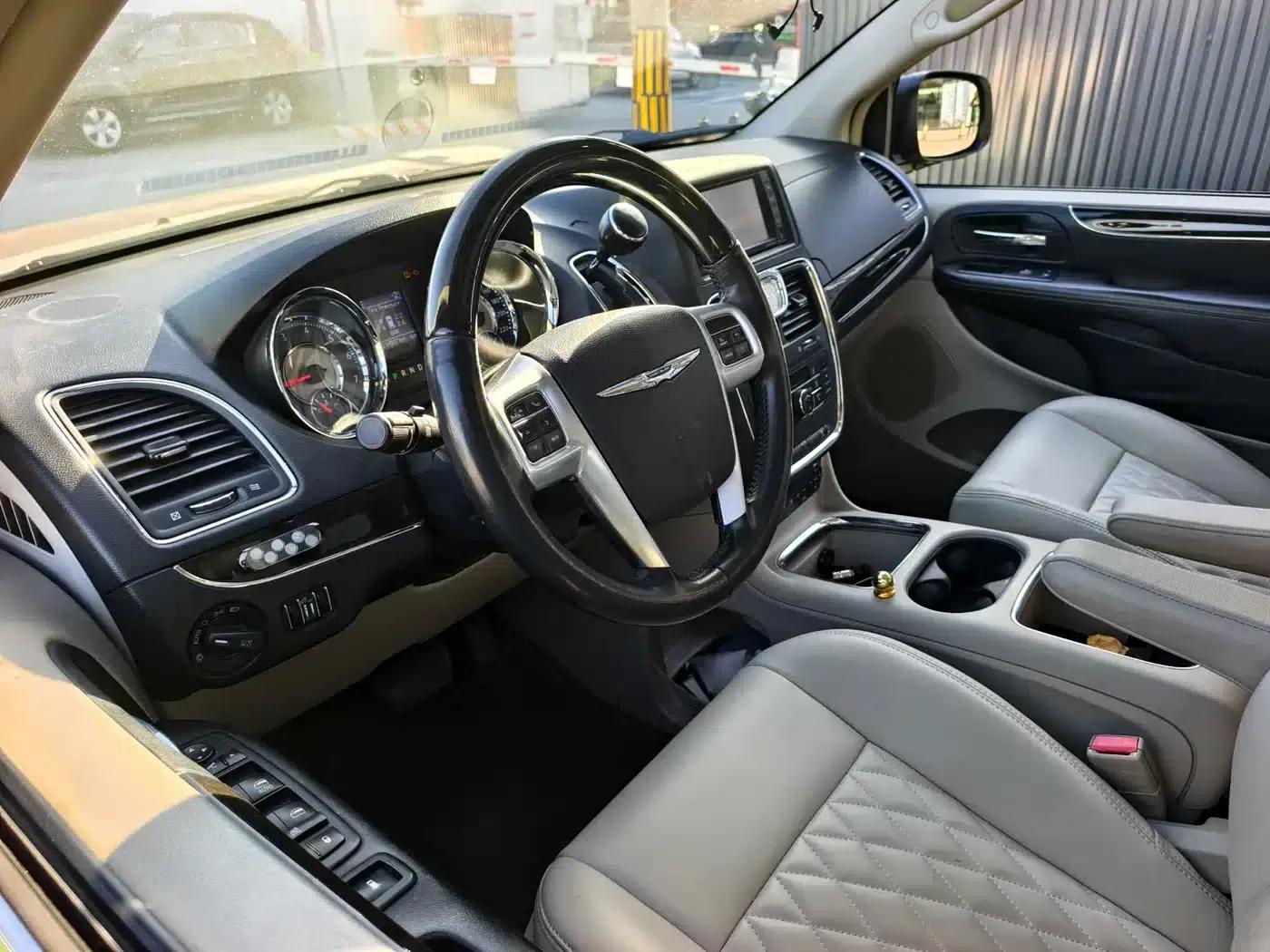 2014 Imported Grand Voyager 3.6L Comfort Edition — миниатюра 6