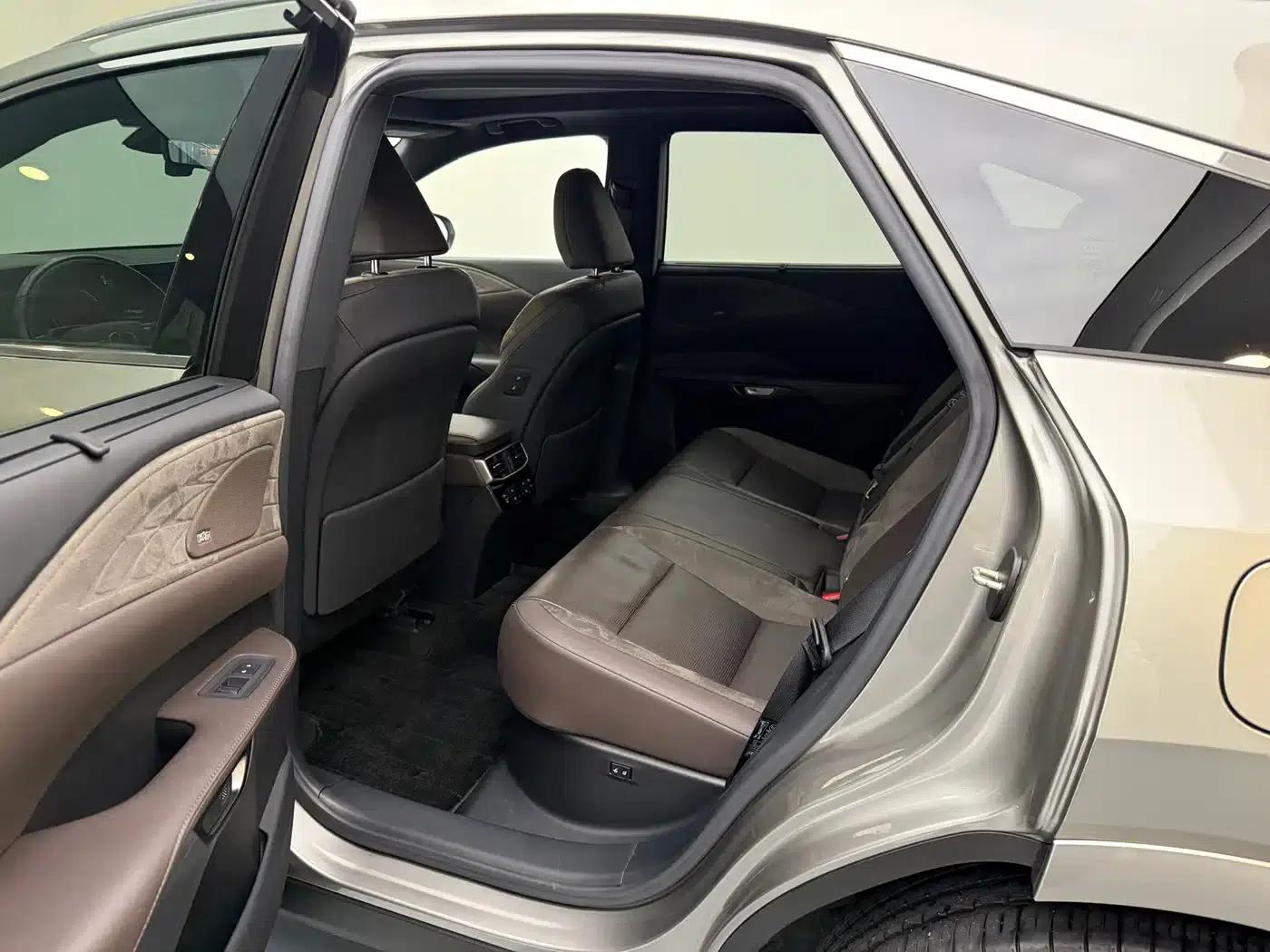 Lexus RX Hybrid 2023 450h+ AWD Enjoy Edition — миниатюра 16