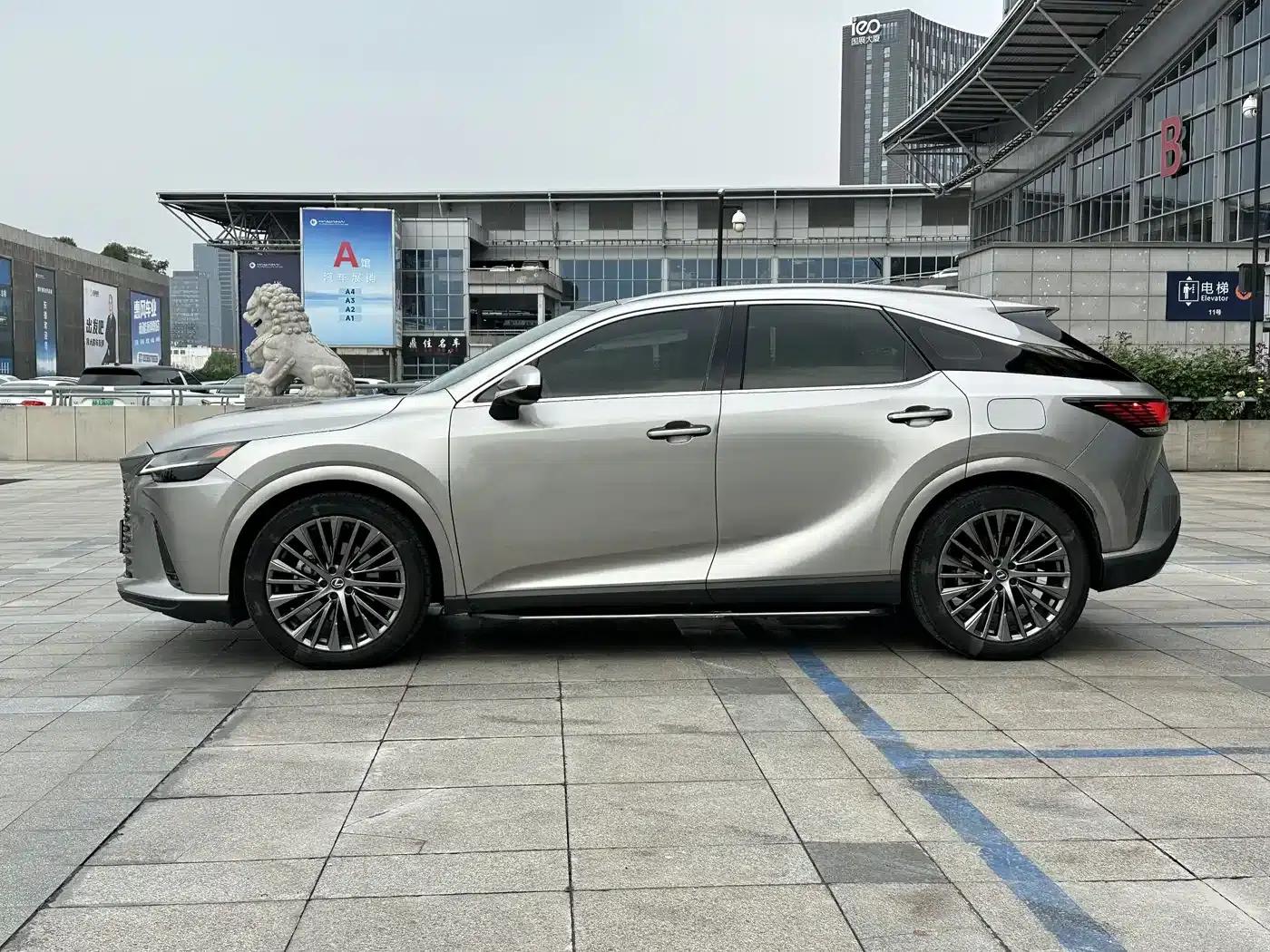 Lexus RX Hybrid 2023 450h+ AWD Enjoy Edition — миниатюра 8