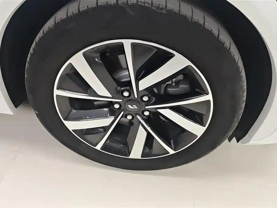 Li Auto L7 2023 Pro — миниатюра 6