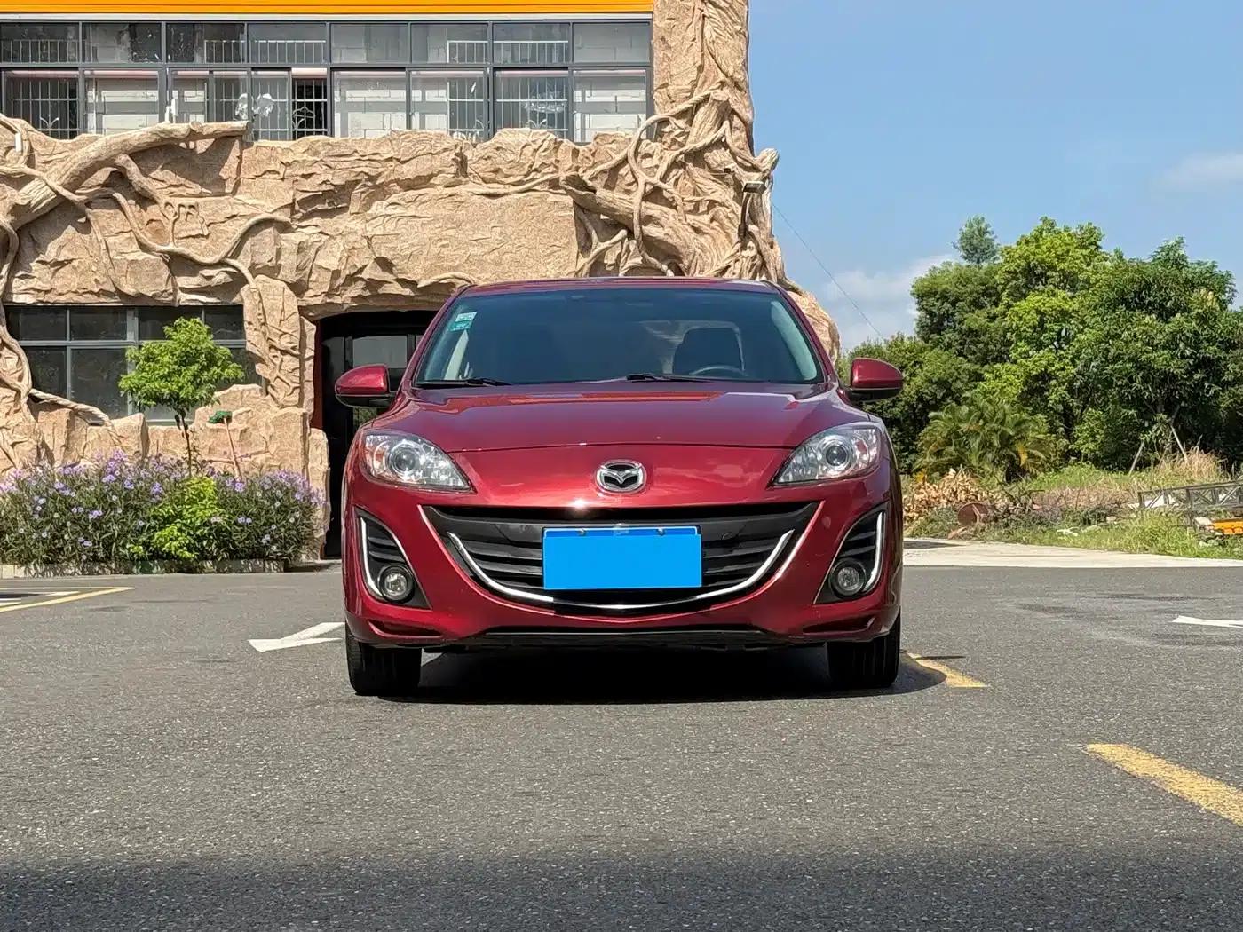 Mazda3 Axela 2015 Sedan 1.6L Automatic Elite — миниатюра 2