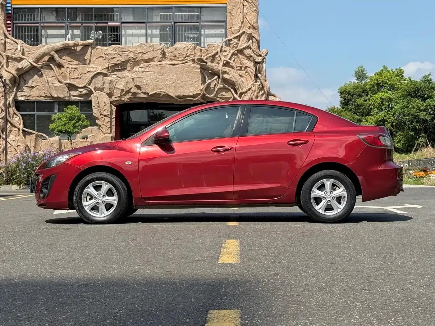 Mazda3 Axela 2015 Sedan 1.6L Automatic Elite — миниатюра 4