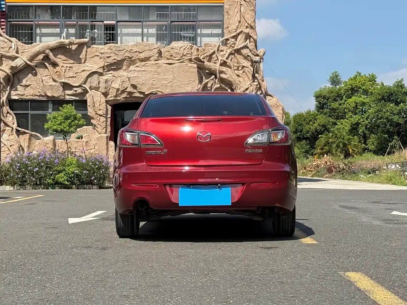 Mazda3 Axela 2015 Sedan 1.6L Automatic Elite — миниатюра 5