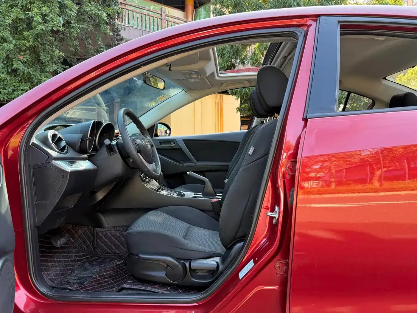 Mazda3 Axela 2015 Sedan 1.6L Automatic Elite — миниатюра 7