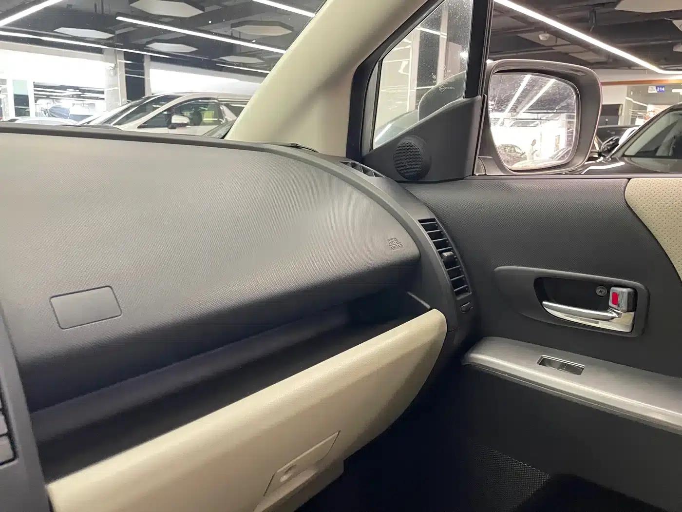 Mazda 5 2008 2.0 Automatic Luxury — миниатюра 25