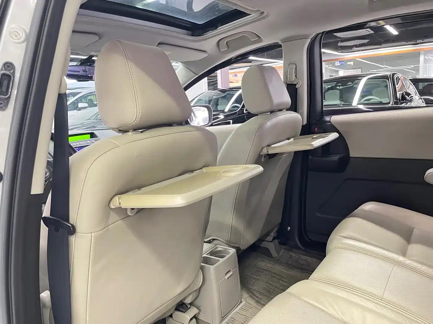 Mazda 5 2008 2.0 Automatic Luxury — миниатюра 35