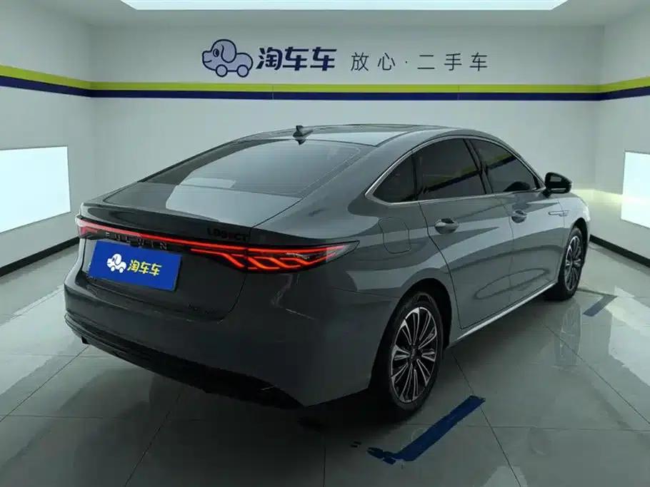 Fengyun A8L 2025 1.5TGDI Comfort Model (145km/h) — миниатюра 3