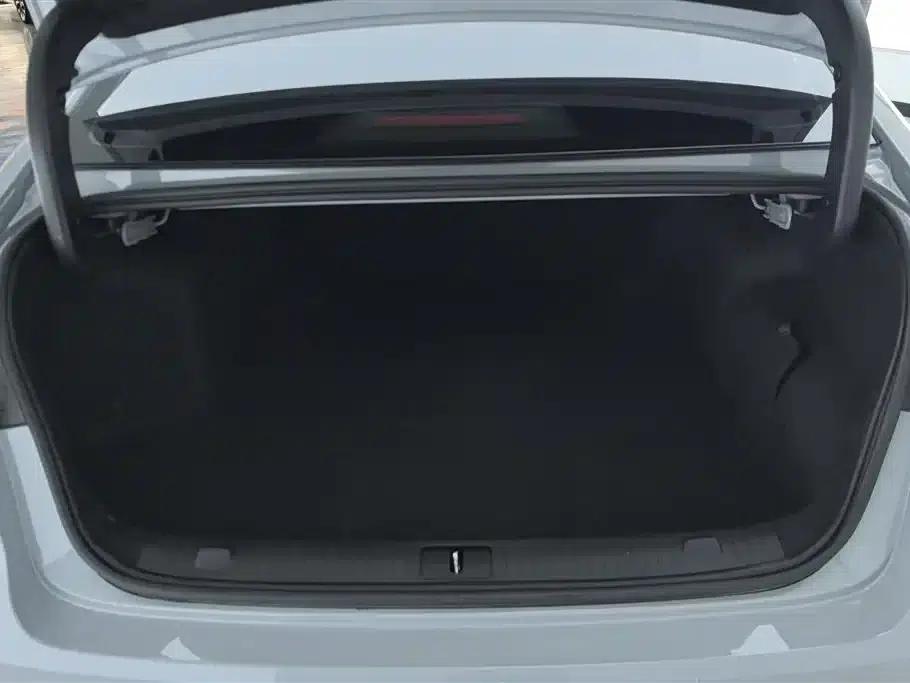 Fengyun A8L 2025 1.5TGDI Comfort Model (145km/h) — миниатюра 4