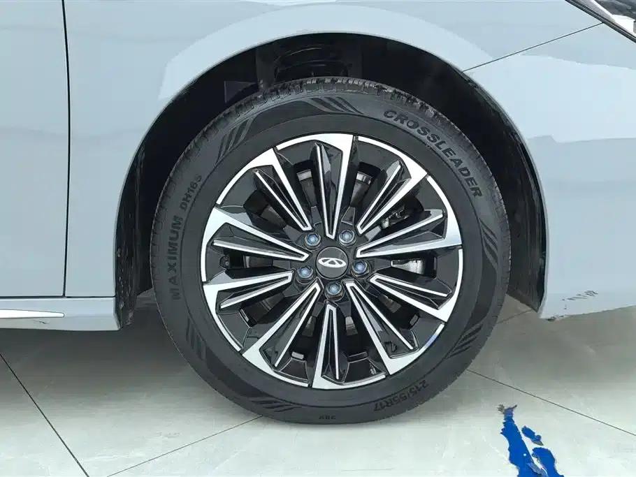 Fengyun A8L 2025 1.5TGDI Comfort Model (145km/h) — миниатюра 6