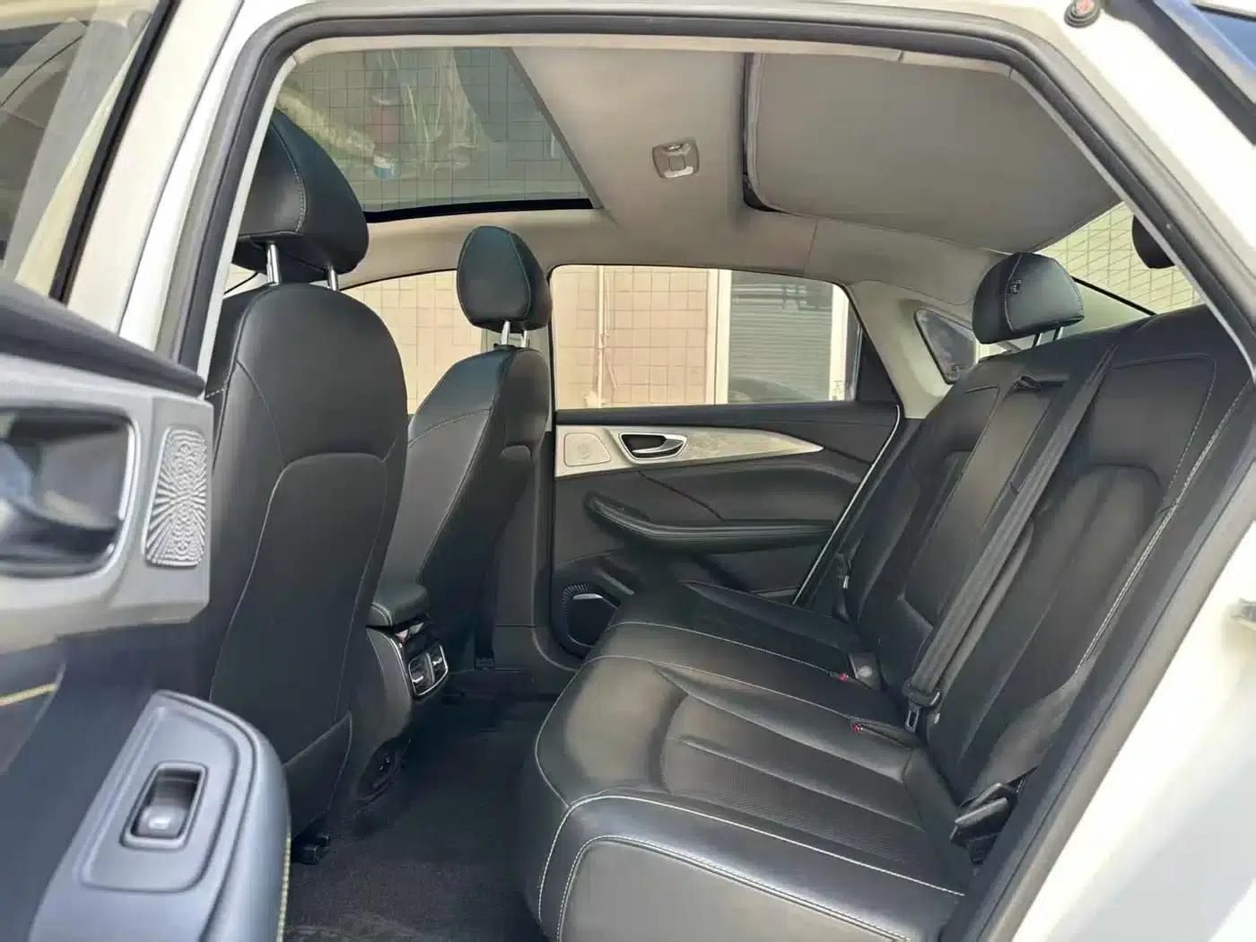 Roewe i6 MAX New Energy 2022 EV 500 Panoramic Sunroof Premium Edition — миниатюра 4
