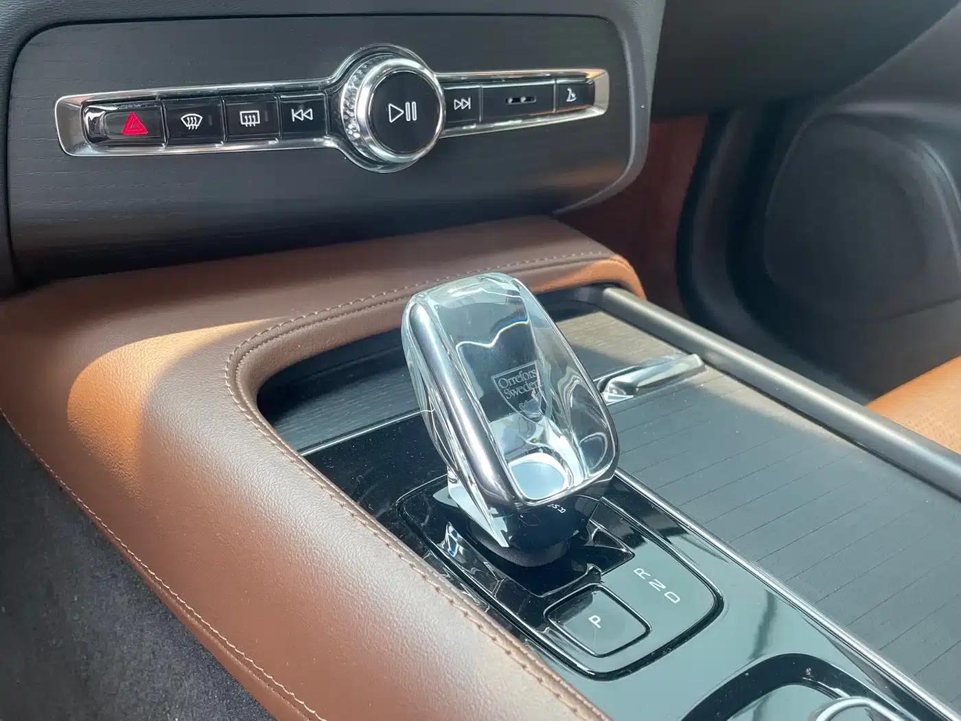 2023 Volvo XC90 Plug-in Hybrid T8 Recharge Luxury 7-Seater — миниатюра 10