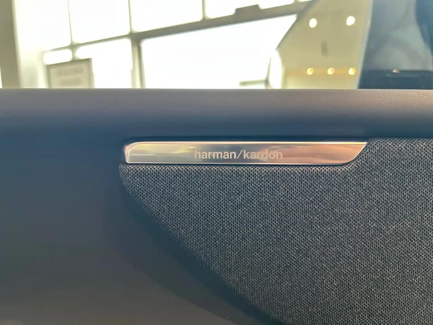 2026 Volvo XC70 Plug-in Hybrid, All-Wheel Drive, Extended Range Plus — миниатюра 13