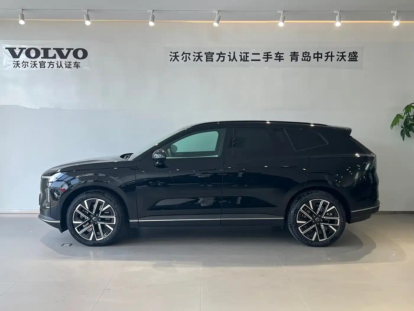 2026 Volvo XC70 Plug-in Hybrid, All-Wheel Drive, Extended Range Plus — миниатюра 7