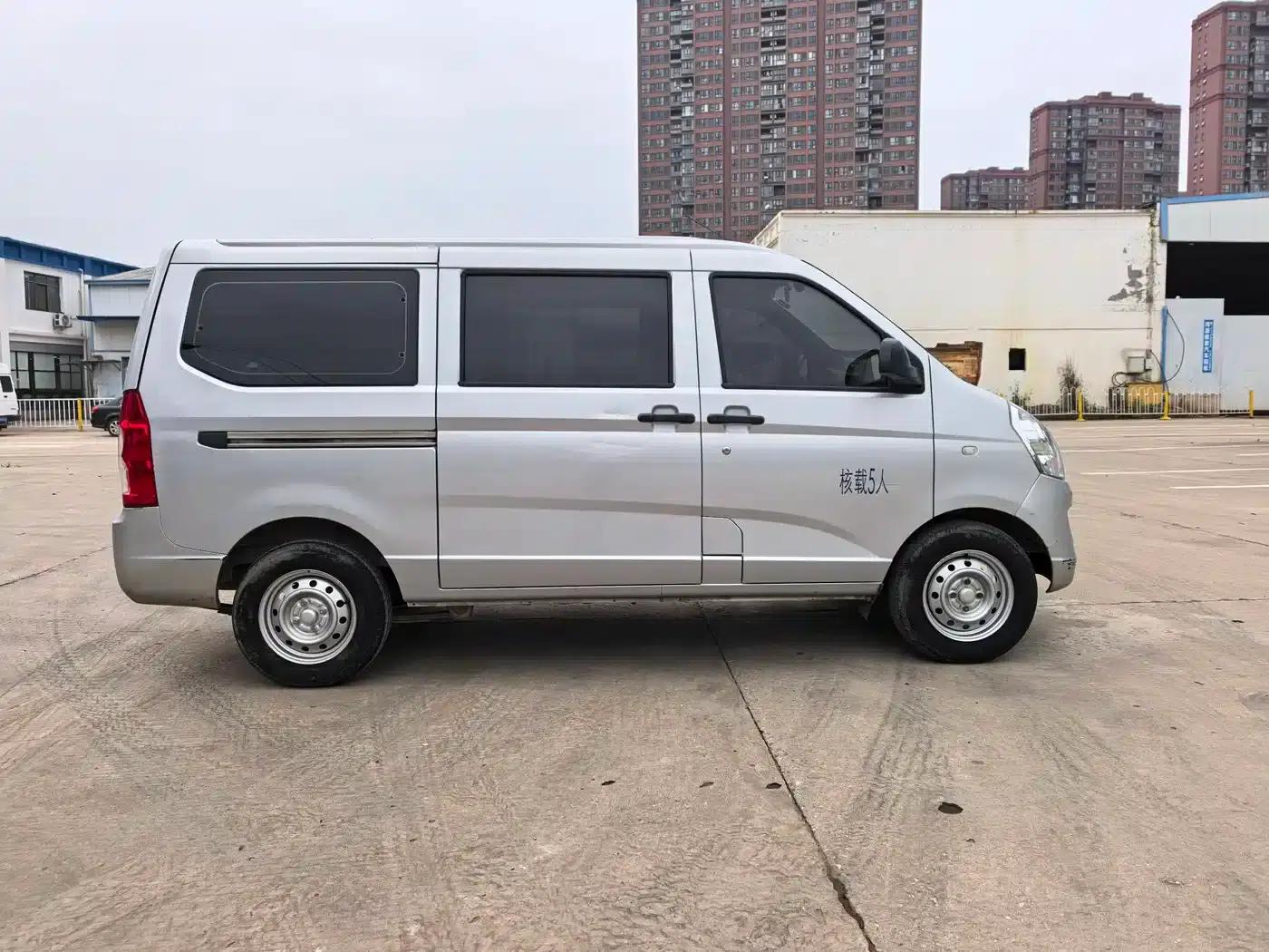 Wuling Rongguang S 2023 1.5L Basic Model 5/7 Seats — миниатюра 4