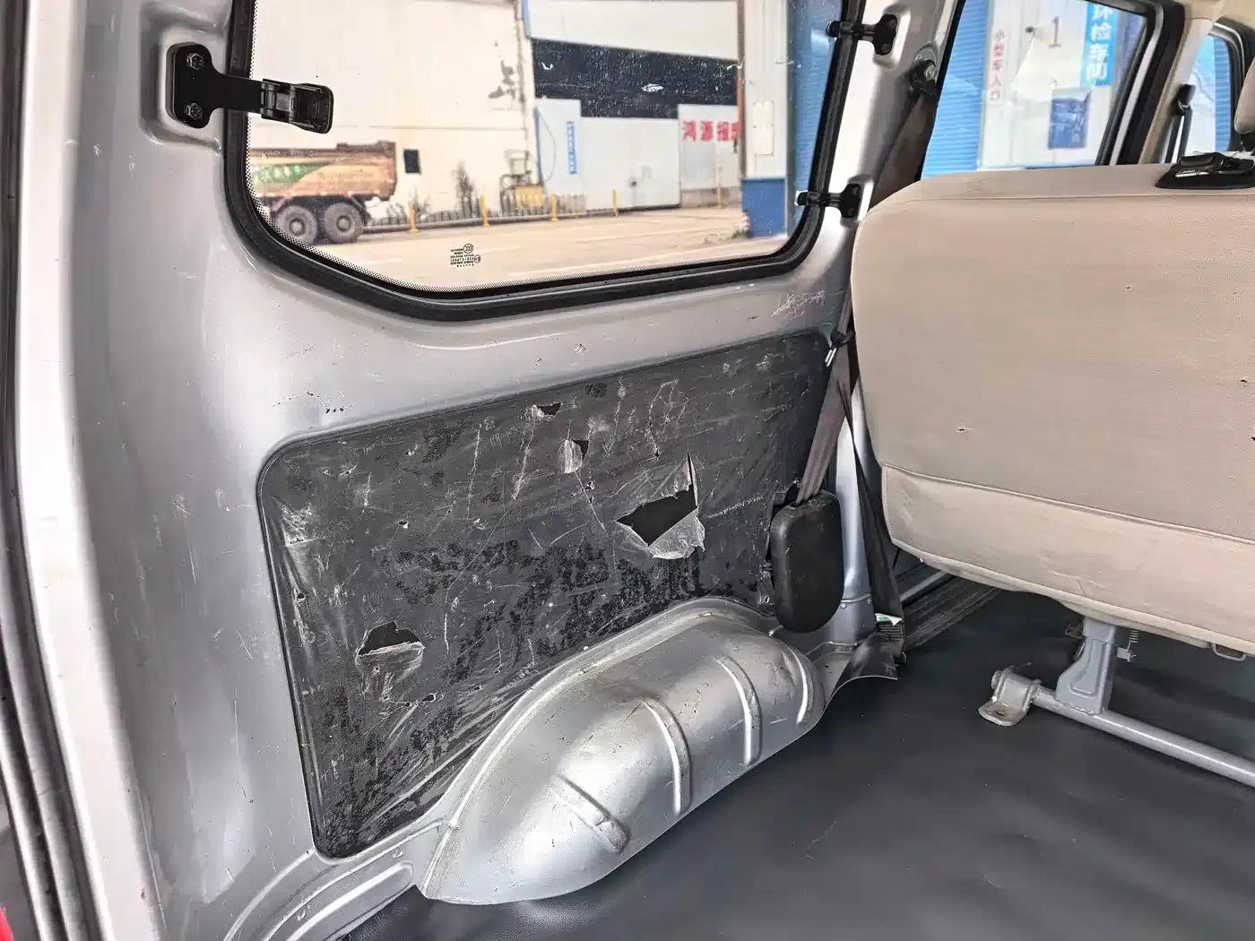 Wuling Rongguang S 2023 1.5L Basic Model 5/7 Seats — миниатюра 7