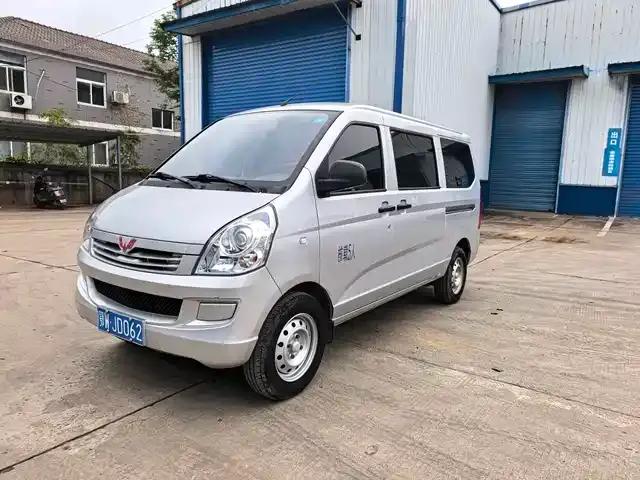 Wuling Rongguang S 2023 1.5L Basic Model 5/7 Seats