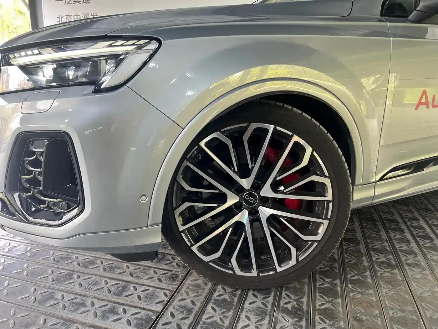 Audi SQ7 2024 4.0 TFSI — миниатюра 19