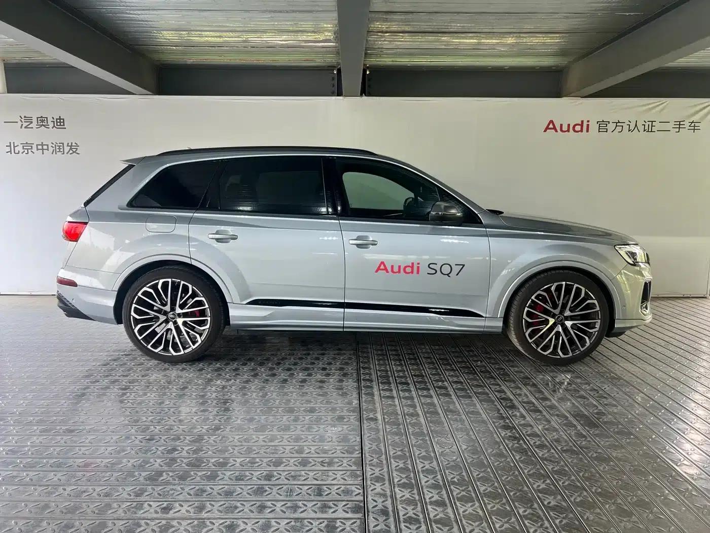 Audi SQ7 2024 4.0 TFSI — миниатюра 3