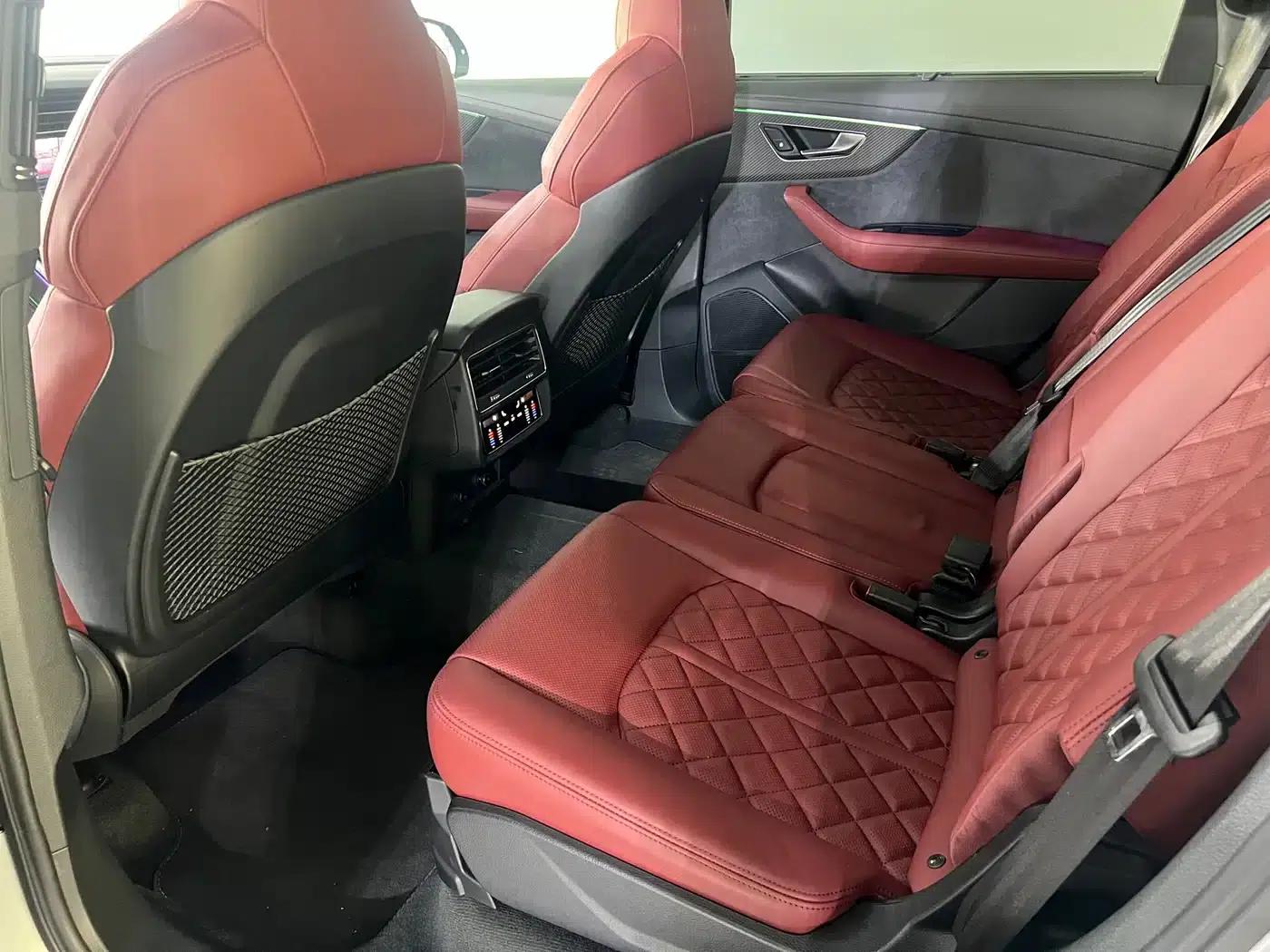Audi SQ7 2024 4.0 TFSI — миниатюра 9
