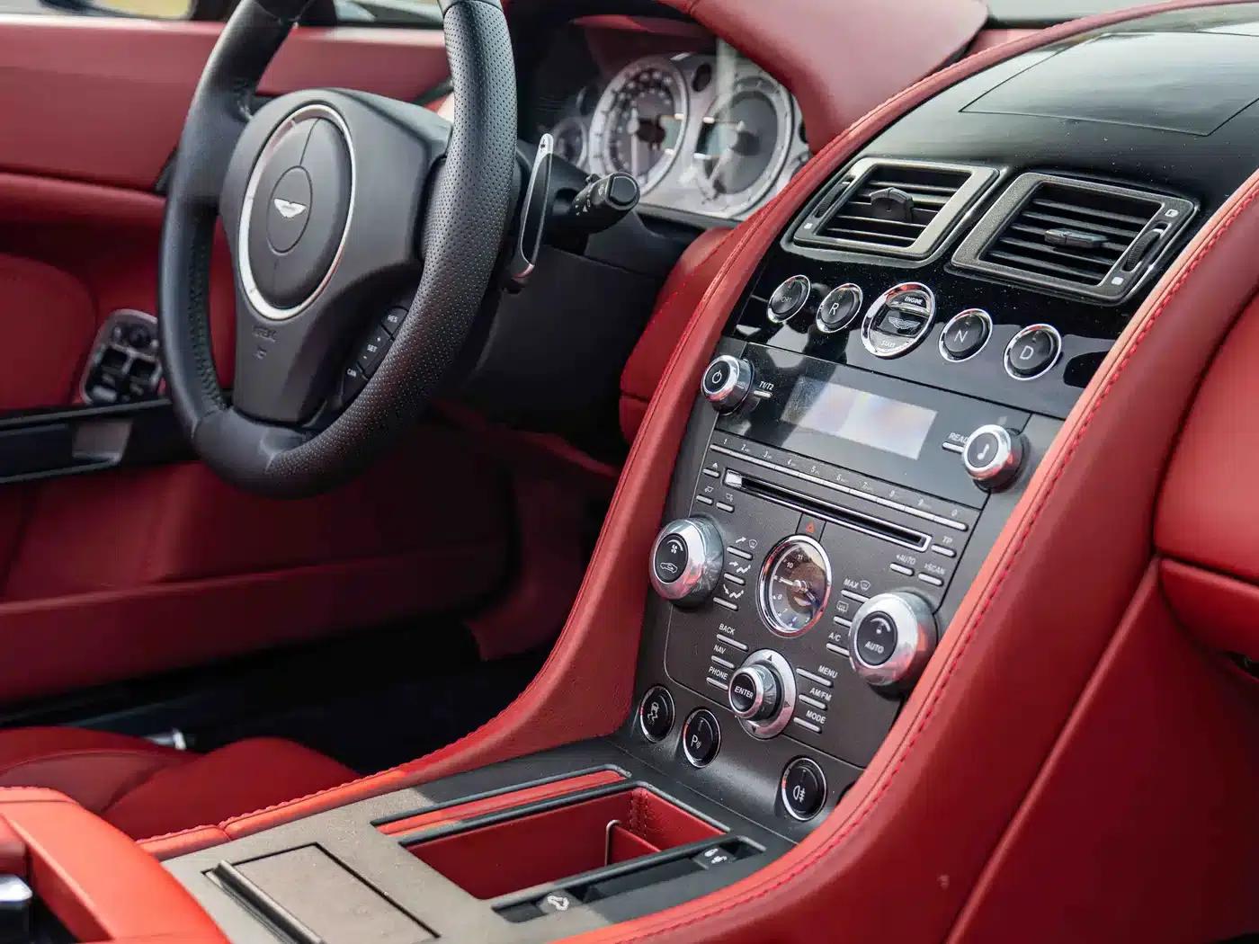 2012 V8 Vantage 4.7L S Roadster — миниатюра 18