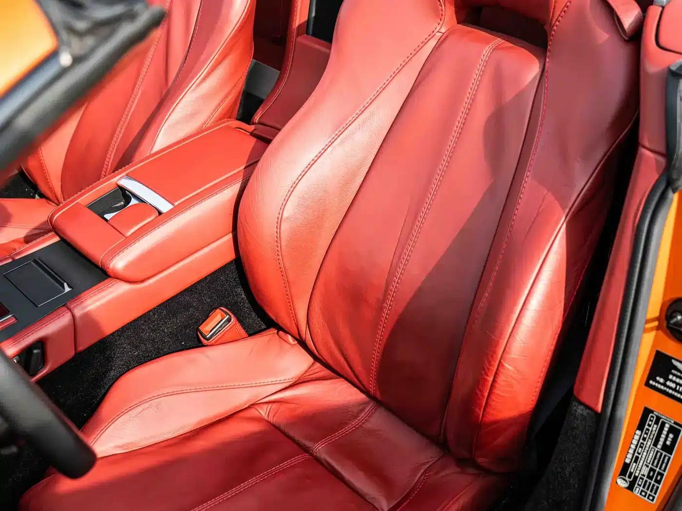 2012 V8 Vantage 4.7L S Roadster — миниатюра 21