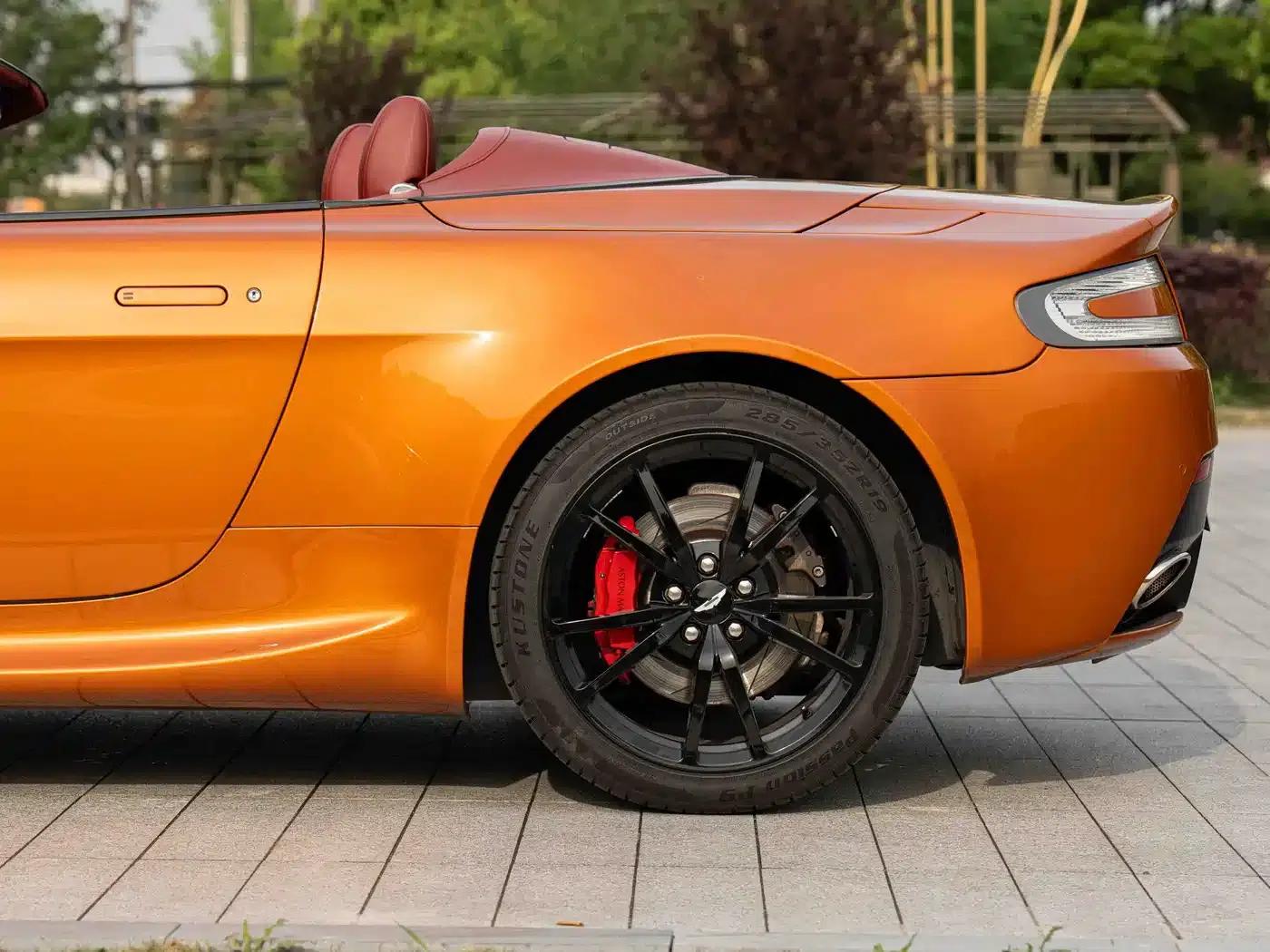2012 V8 Vantage 4.7L S Roadster — миниатюра 8