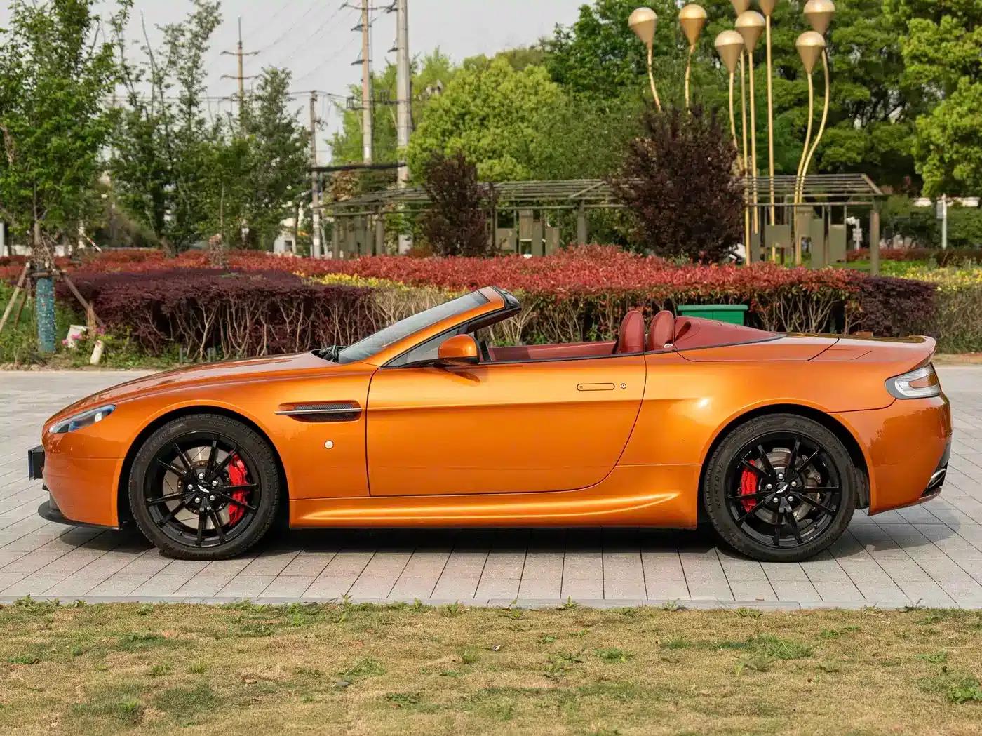2012 V8 Vantage 4.7L S Roadster — миниатюра 9