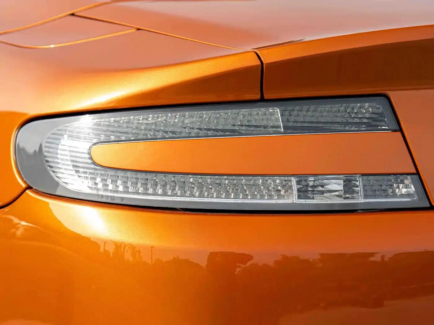 2012 V8 Vantage 4.7L S Roadster — миниатюра 10