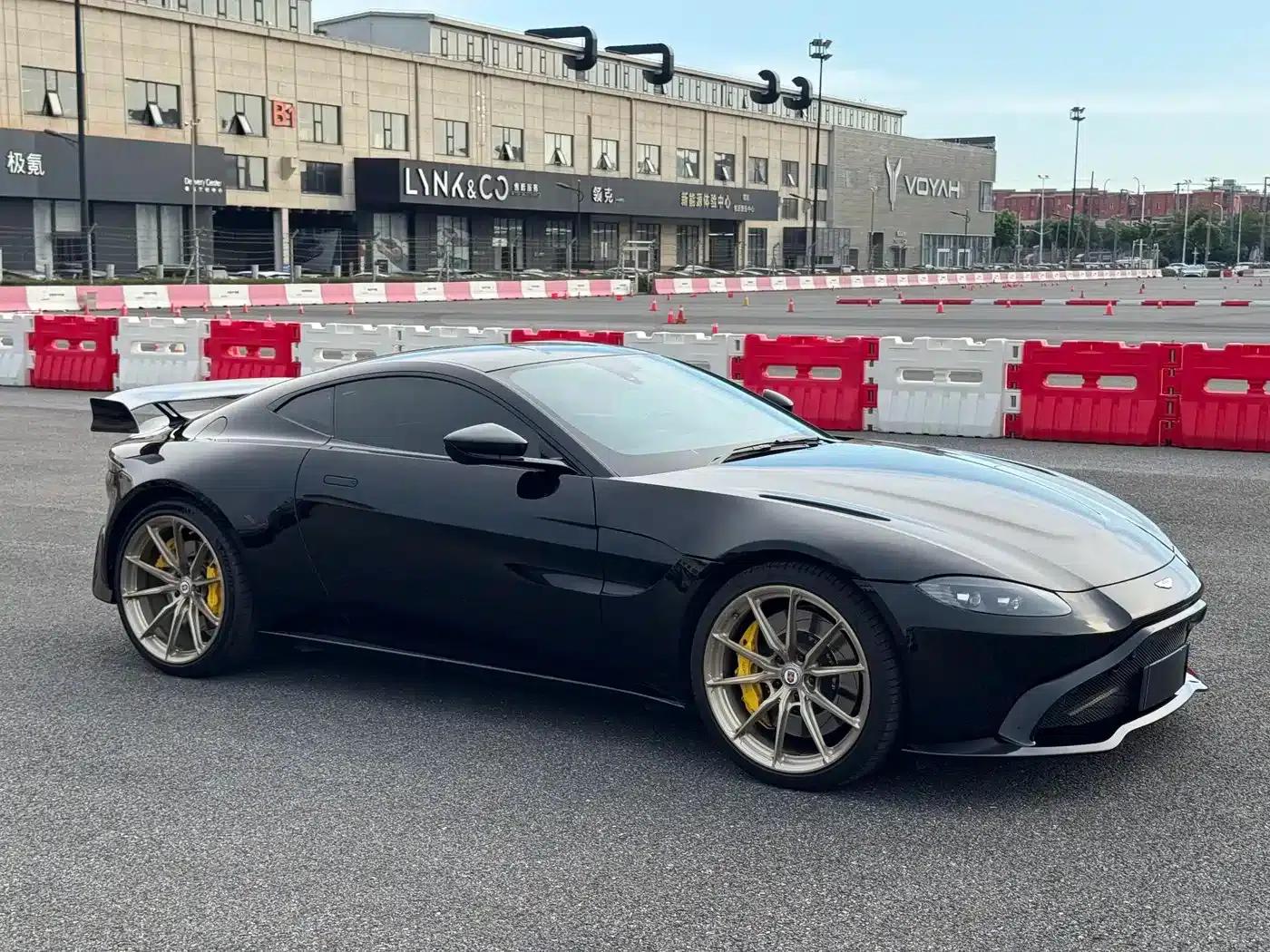2020 V8 Vantage 4.0T V8 Coupe — миниатюра 7