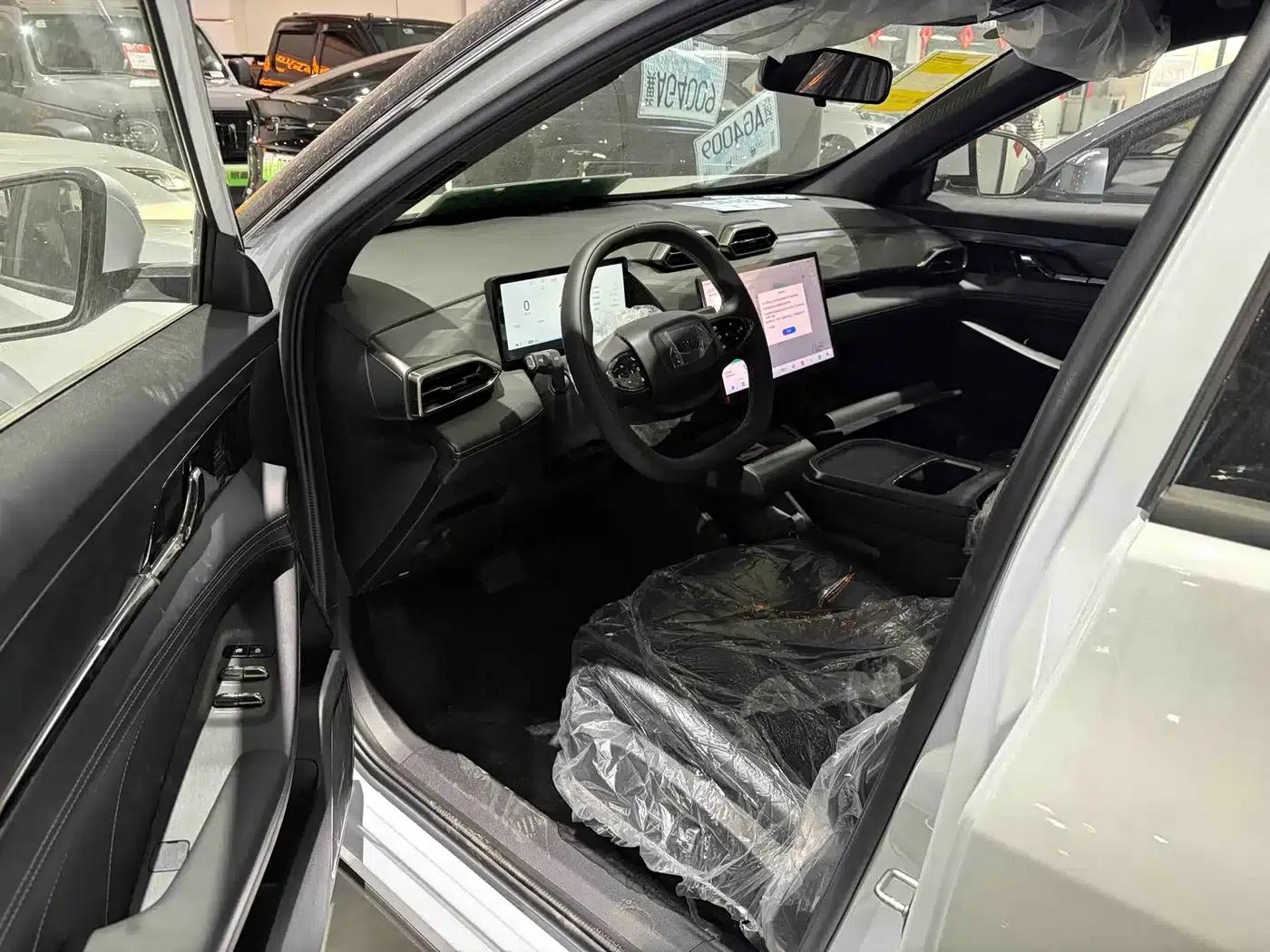 Dongfeng Fengshen L7 2025 Model 518 Enjoy Edition — миниатюра 2
