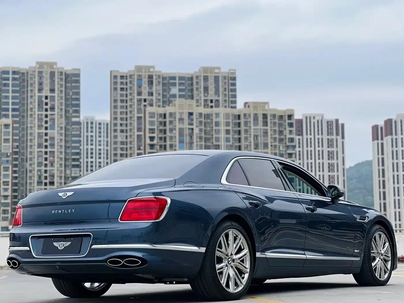 2022 Flying Spur Plug-in Hybrid 2.9T V6 — миниатюра 13