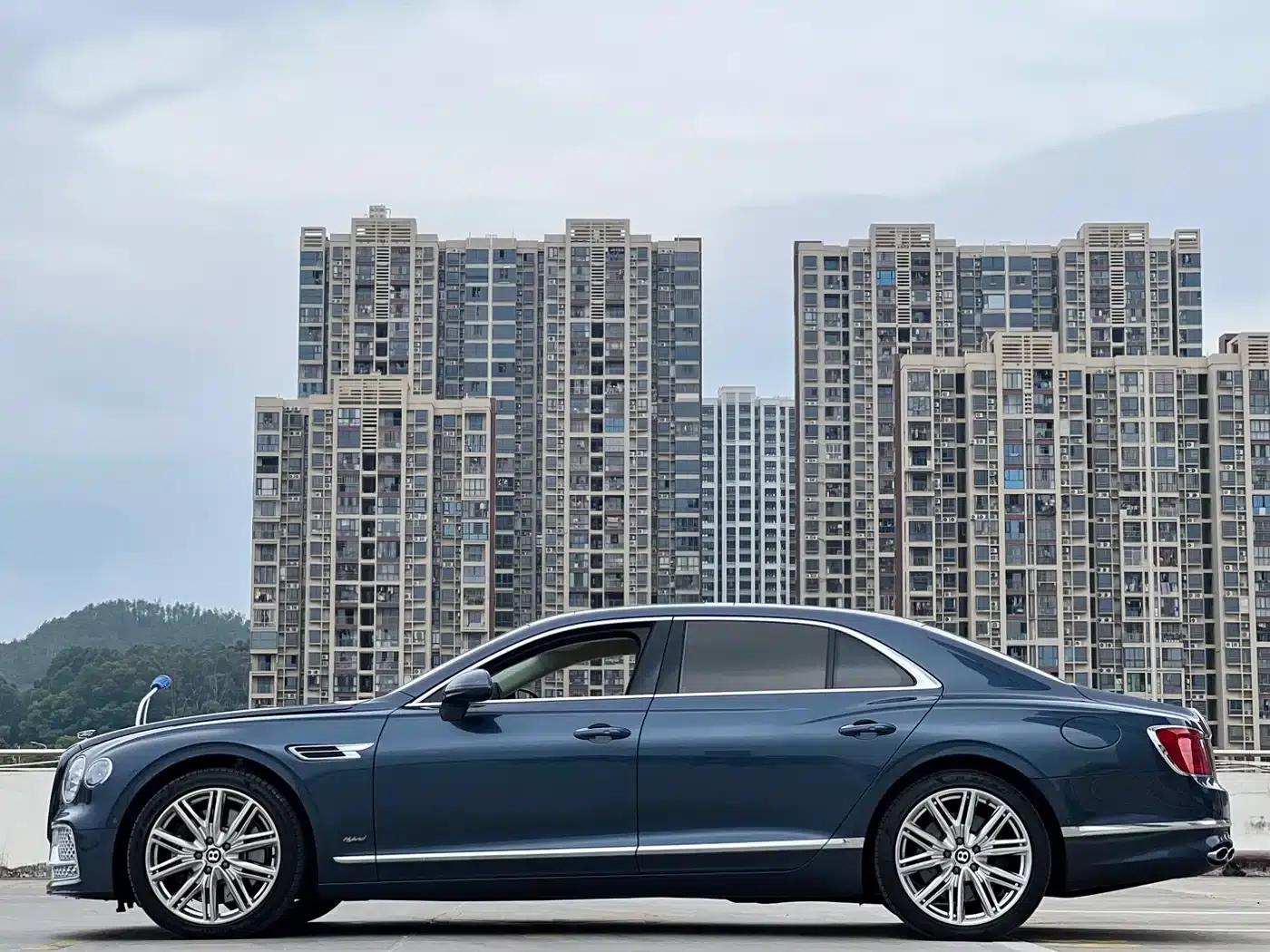 2022 Flying Spur Plug-in Hybrid 2.9T V6 — миниатюра 14