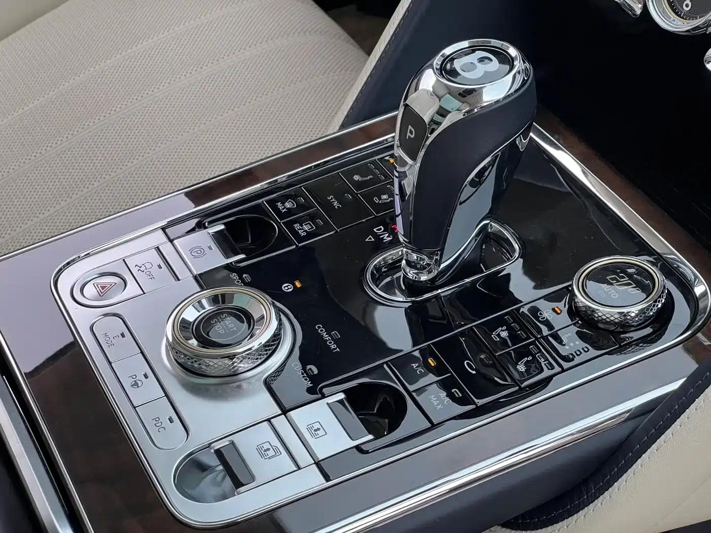 2022 Flying Spur Plug-in Hybrid 2.9T V6 — миниатюра 16