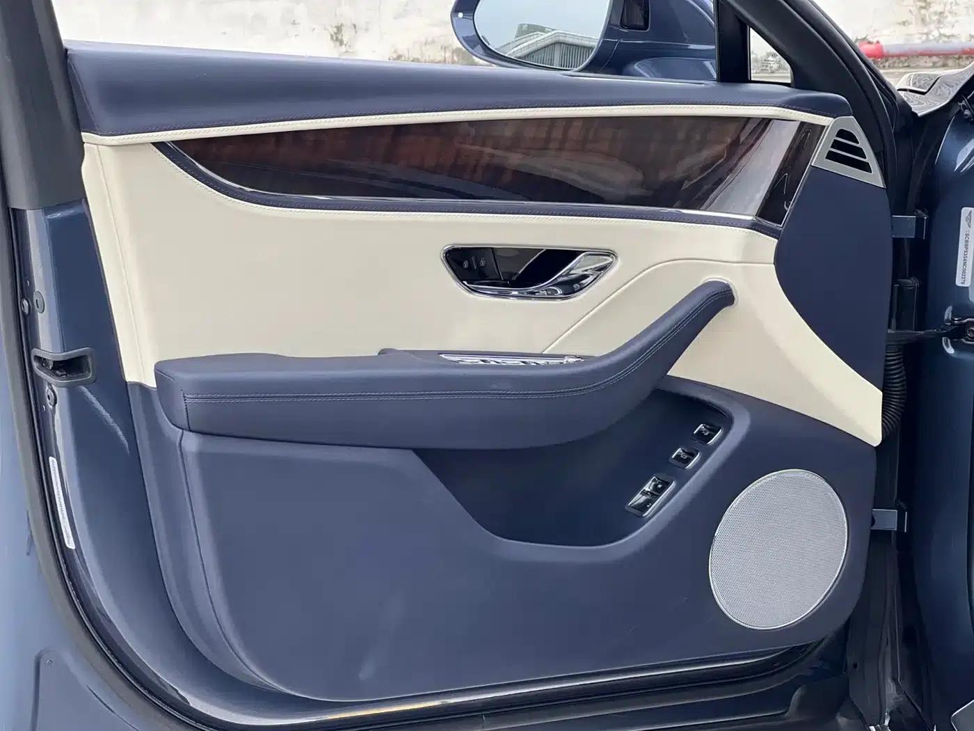 2022 Flying Spur Plug-in Hybrid 2.9T V6 — миниатюра 20