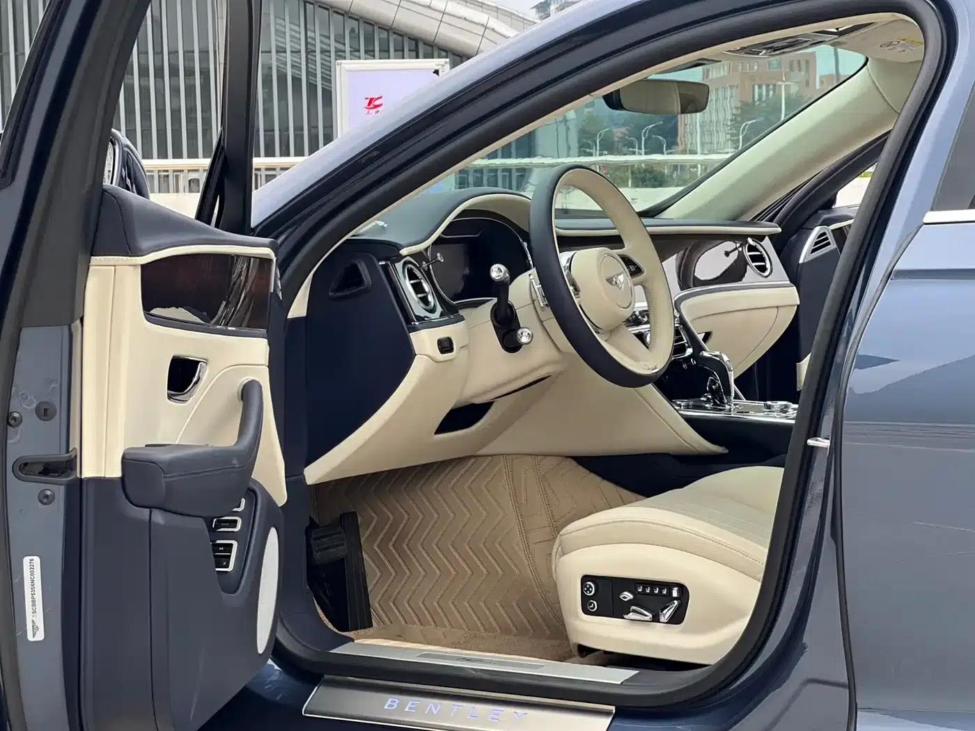 2022 Flying Spur Plug-in Hybrid 2.9T V6 — миниатюра 5
