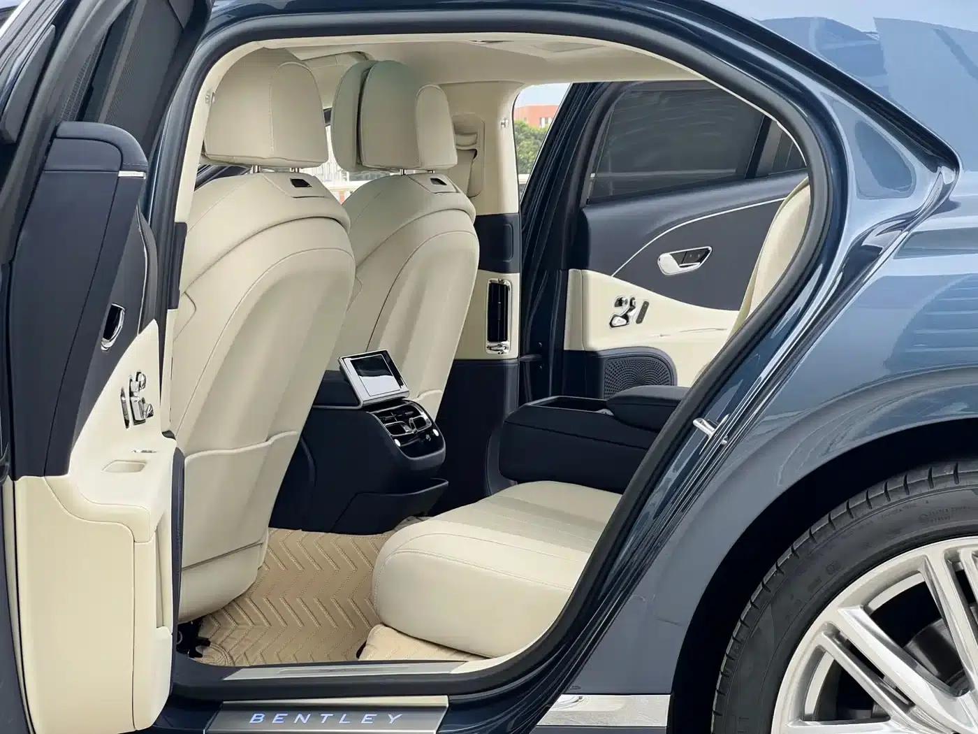 2022 Flying Spur Plug-in Hybrid 2.9T V6 — миниатюра 6