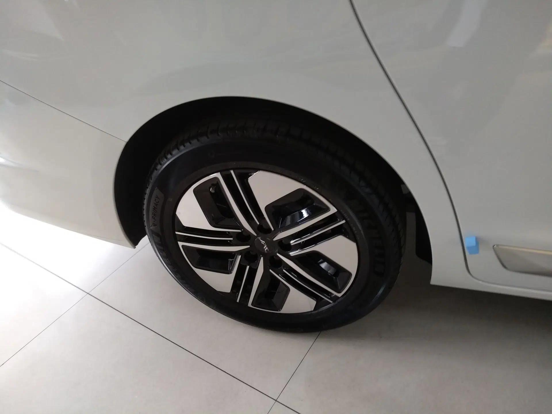 JAC Refine RF8 PHEV 2024 Zhiling Edition 1.5T 150KM Prestige Model – Lithium Iron Phosphate — миниатюра 10