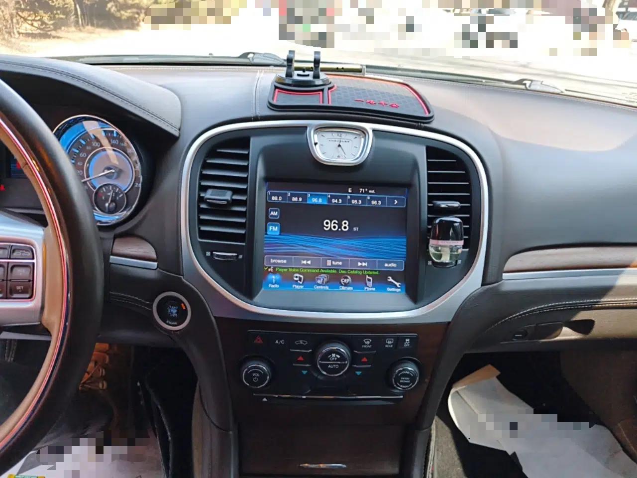 Chrysler 300C 2013 3.6L Premium Edition — миниатюра 14
