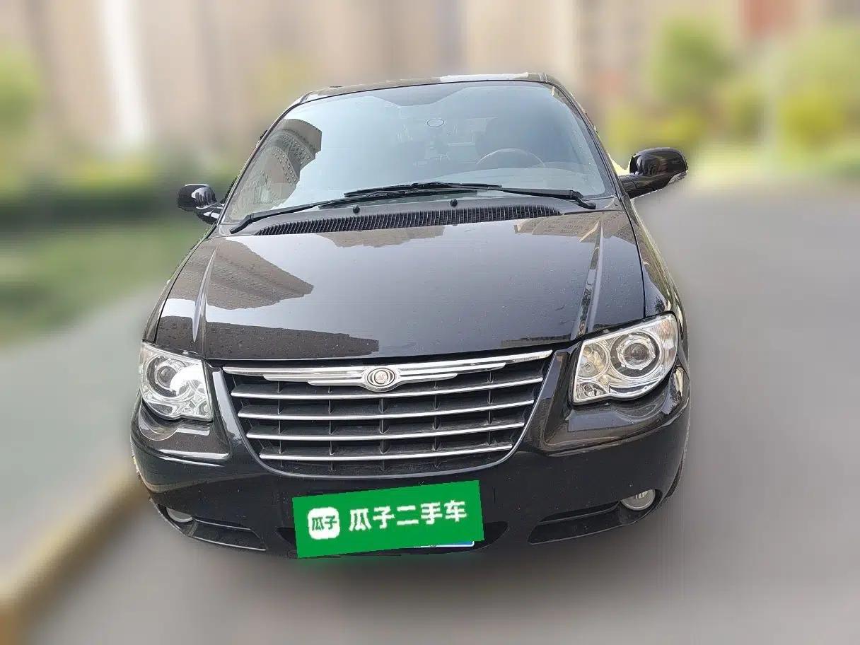 Chrysler Grand Voyager 2012 3.0L Ultimate Edition — миниатюра 2