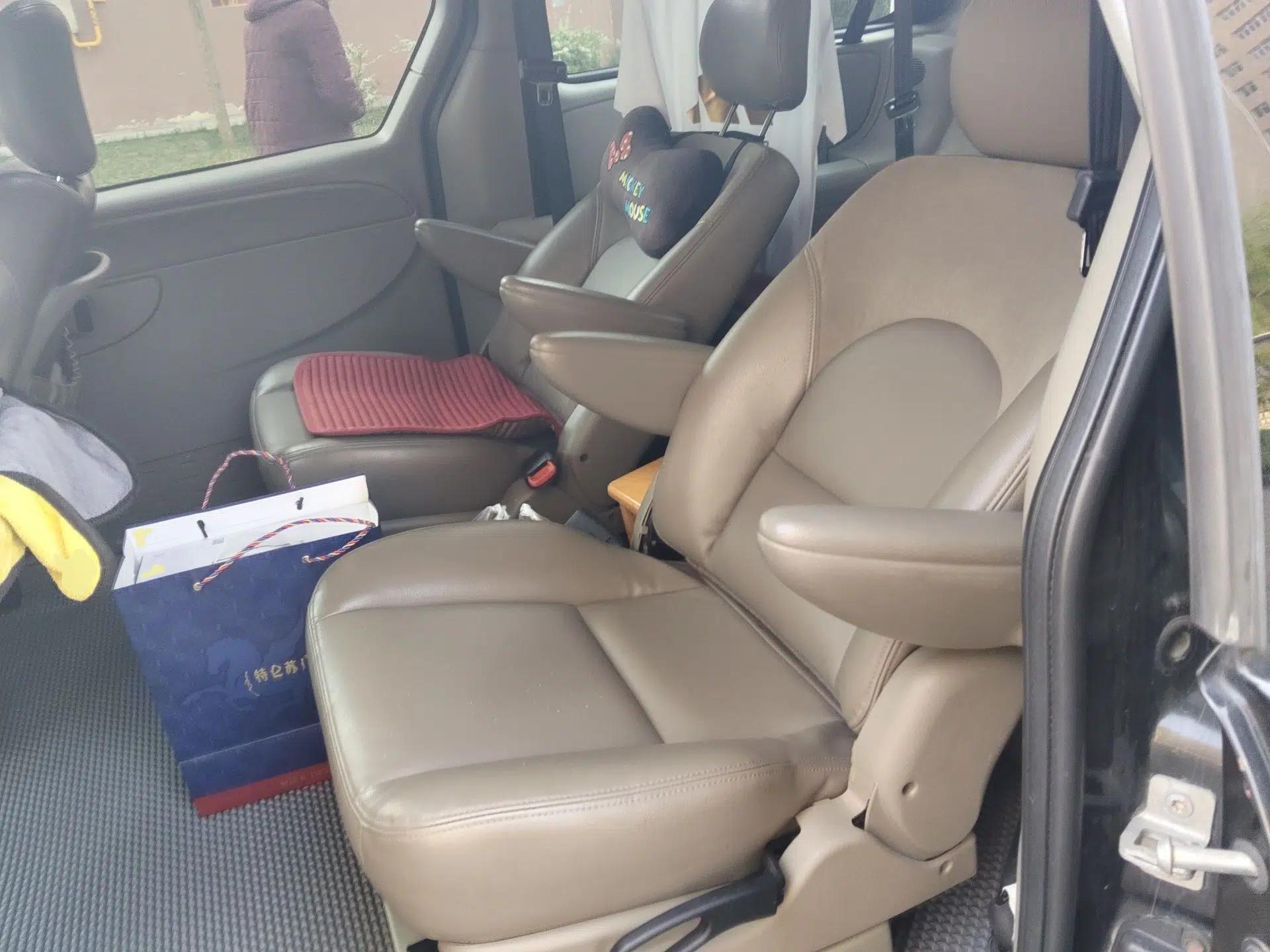 Chrysler Grand Voyager 2012 3.0L Ultimate Edition — миниатюра 18