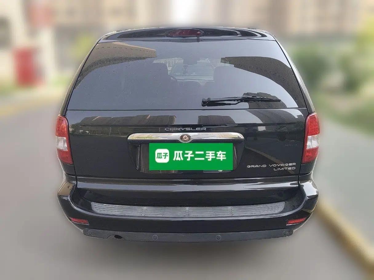 Chrysler Grand Voyager 2012 3.0L Ultimate Edition — миниатюра 5