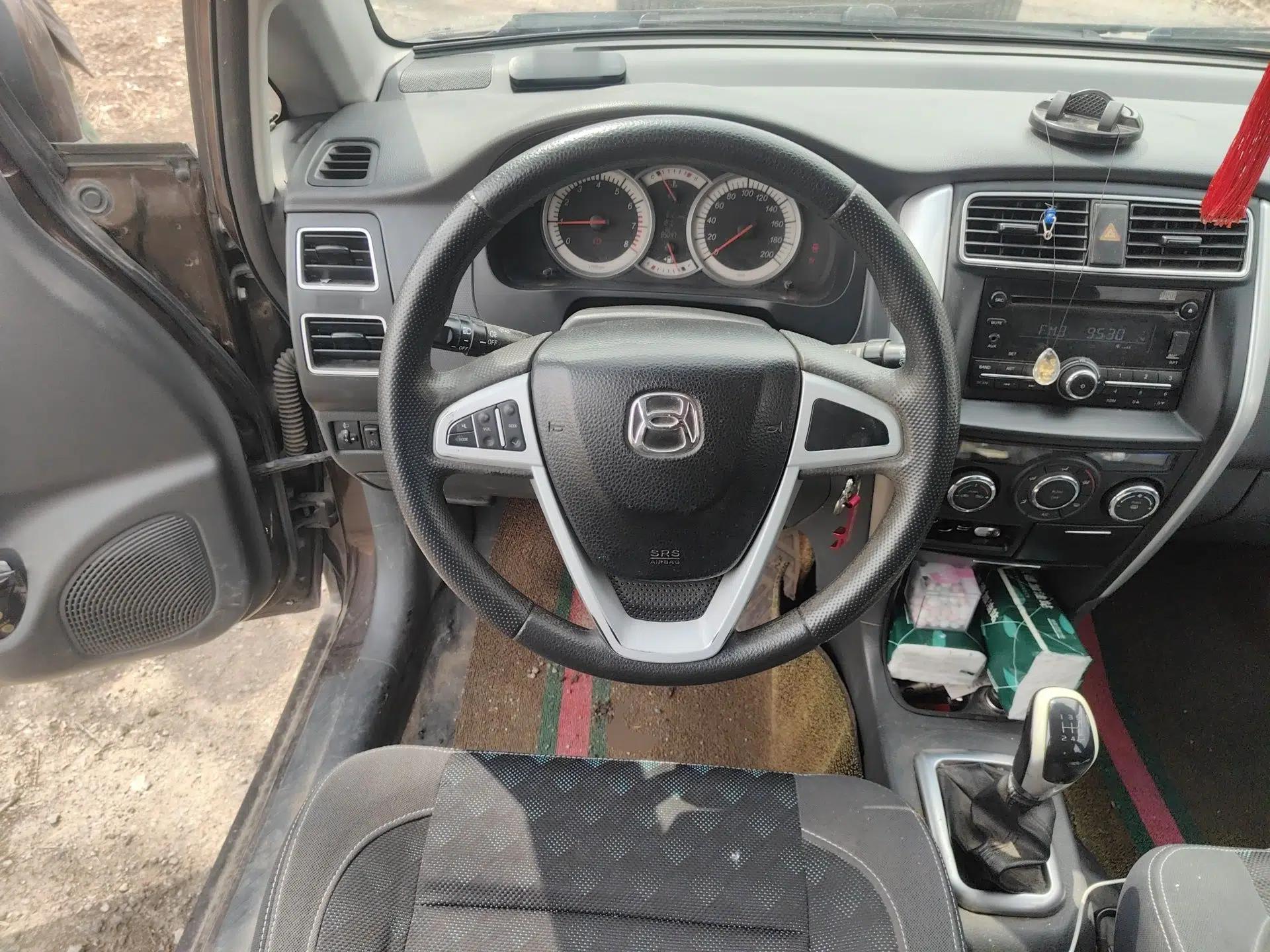 Suzuki Liana A6 2015 Sedan 1.4L Manual Enjoyment Model — миниатюра 11